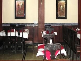 Saket Hotel Allahabad Esterno foto